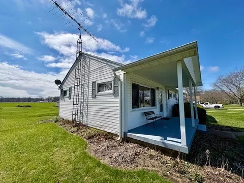 Exterior - 3079 Rocky Point Rd, Springfield, OH 45502 photo 3 of 11
