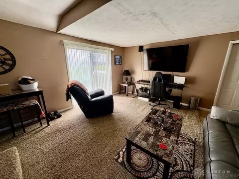 Living - 3079 Rocky Point Rd, Springfield, OH 45502 photo 5 of 5