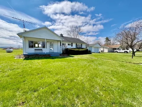 Exterior - 3079 Rocky Point Rd, Springfield, OH 45502 photo 2 of 11