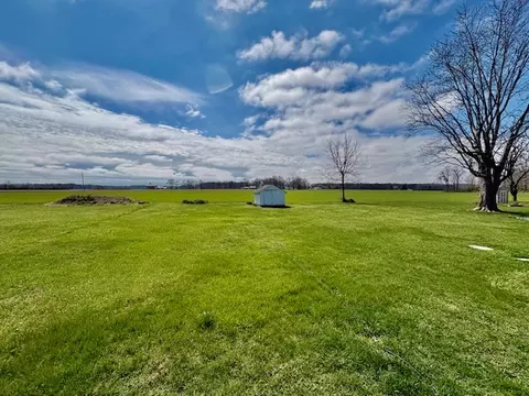 Exterior - 3079 Rocky Point Rd, Springfield, OH 45502 photo 5 of 11