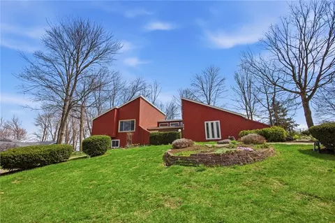 438 Merrick Dr, Dayton, OH 45434