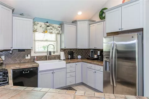 Kitchen - 159 E Lytle 5 Points Rd, Centerville, OH 45458 photo 3 of 3