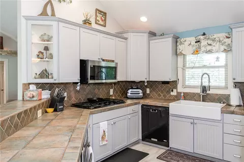 Kitchen - 159 E Lytle 5 Points Rd, Centerville, OH 45458 photo 1 of 3