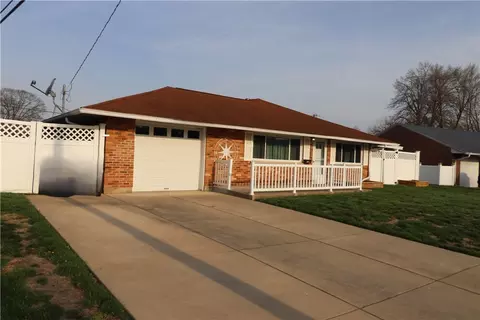 3913 Elmira Dr, Kettering, OH 45439