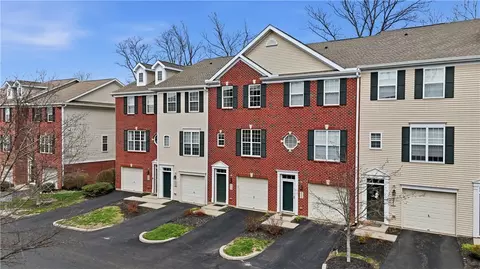 4294 Straight Arrow Rd, Beavercreek, OH 45430