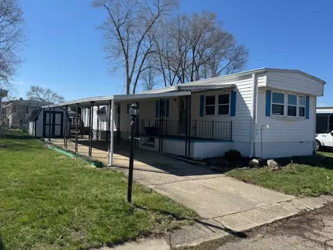129 Solar Dr, Tipp City, OH 45371