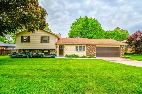 600 Royal Springs Dr, Springboro, OH 45066