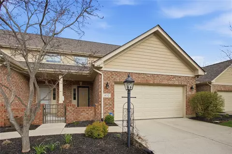 432 Shaw Farm Ln, Kettering, OH 45429