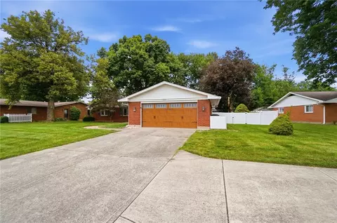 Exterior - 2325 E Rahn Rd, Kettering, OH 45440 photo 2 of 14