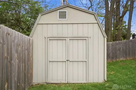 Exterior - 3109 Sudbury Dr, Kettering, OH 45420 photo 10 of 10