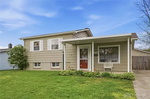 Exterior - 3109 Sudbury Dr, Kettering, OH 45420 photo 7 of 10