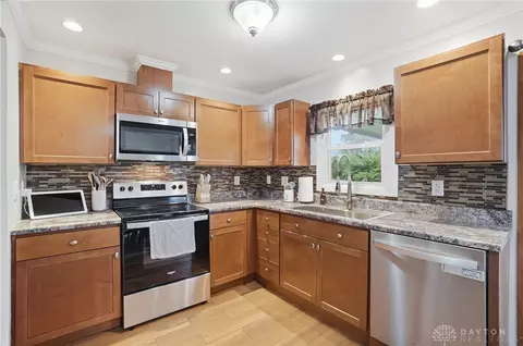 Kitchen - 3109 Sudbury Dr, Kettering, OH 45420 photo 2 of 3