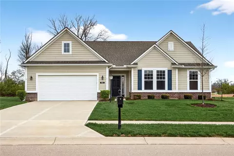 961 Reeder Cir, Centerville, OH 45458