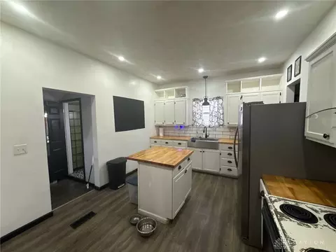 Kitchen - 1125 W High St, Springfield, OH 45506 photo 4 of 6