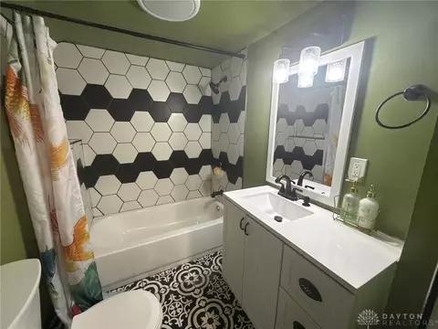 Bath - 1125 W High St, Springfield, OH 45506 photo 3 of 3
