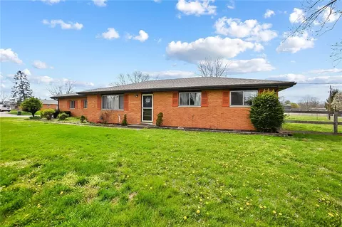 180 Chestnut Ave, Carlisle, OH 45005