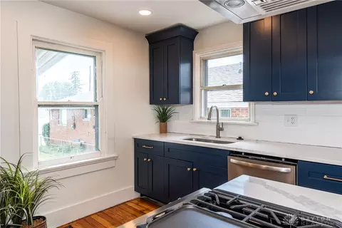 Kitchen - 2908 Hazel Ave, Dayton, OH 45420 photo 4 of 11