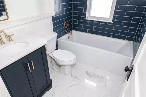 Bath - 2908 Hazel Ave, Dayton, OH 45420 photo 5 of 5