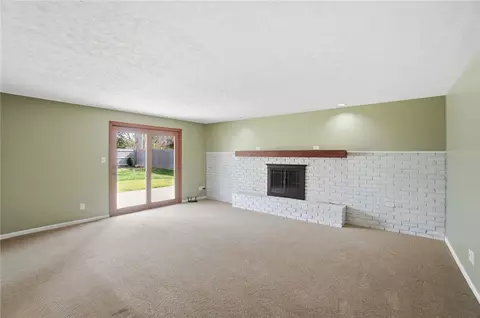 Living - 1007 Hyde Park Dr, Centerville, OH 45429 photo 5 of 9