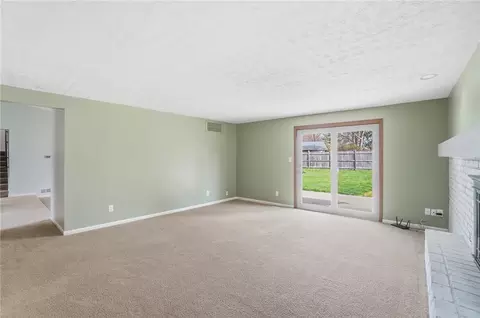 Living - 1007 Hyde Park Dr, Centerville, OH 45429 photo 7 of 9