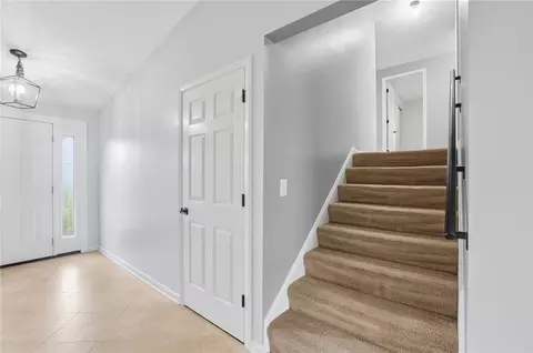 Entry Way - 1007 Hyde Park Dr, Centerville, OH 45429 photo 5 of 9