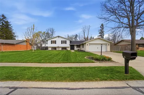 Exterior - 1007 Hyde Park Dr, Centerville, OH 45429 photo 1 of 9