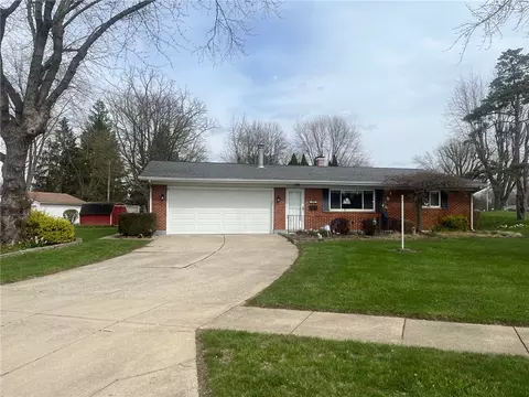 3920 Pobst Dr, Kettering, OH 45420