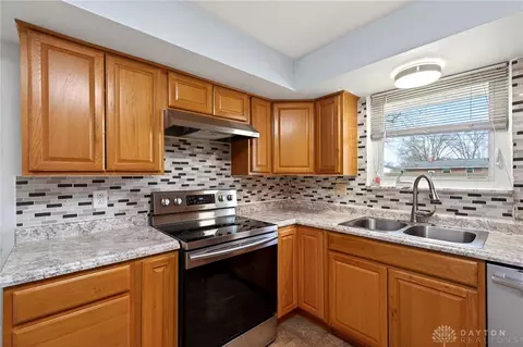 Kitchen - 4773 Polen Dr, Kettering, OH 45440 photo 3 of 4