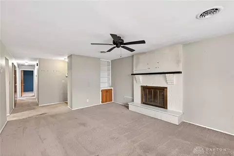 Living - 4773 Polen Dr, Kettering, OH 45440 photo 2 of 5