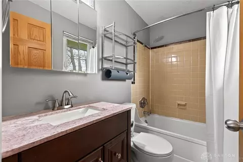 Bath - 4773 Polen Dr, Kettering, OH 45440 photo 1 of 4
