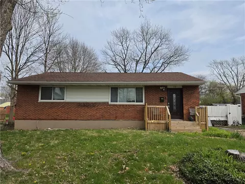 30 Whispering Dr, Trotwood, OH 45426