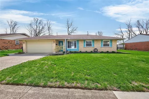 312 Applehill Dr, West Carrollton, OH 45449