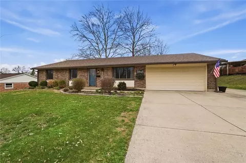 2848 Ellen Ln, Beavercreek, OH 45430