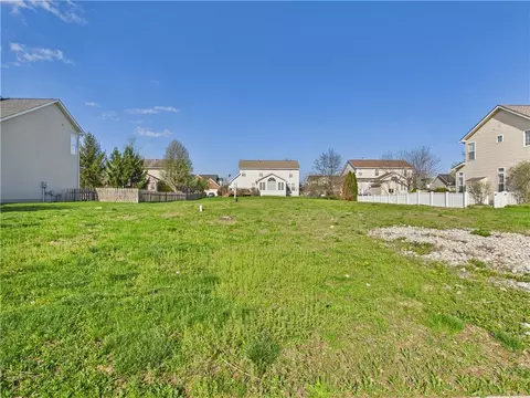 119 Springhouse Dr, Union, OH 45322