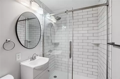 Bath - 2637 Oakley Ave, Kettering, OH 45419 photo 1 of 2