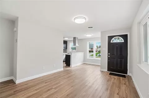 Living - 2637 Oakley Ave, Kettering, OH 45419 photo 3 of 4