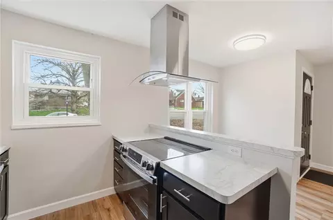 Kitchen - 2637 Oakley Ave, Kettering, OH 45419 photo 4 of 5