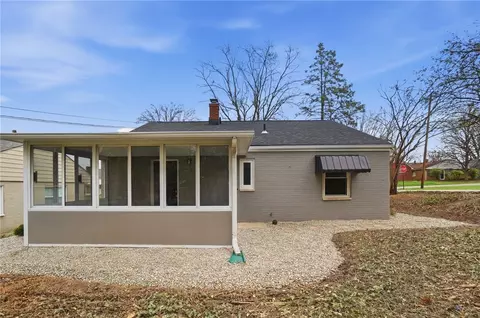 Exterior - 2637 Oakley Ave, Kettering, OH 45419 photo 5 of 9