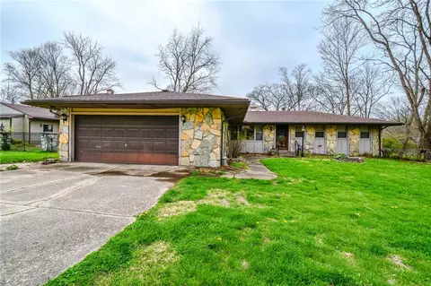 3223 Ravenwood Rd, Fairborn, OH 45324