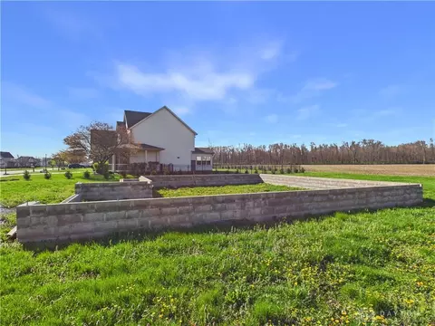 131 Springhouse Dr, Union, OH 45322 photo 5