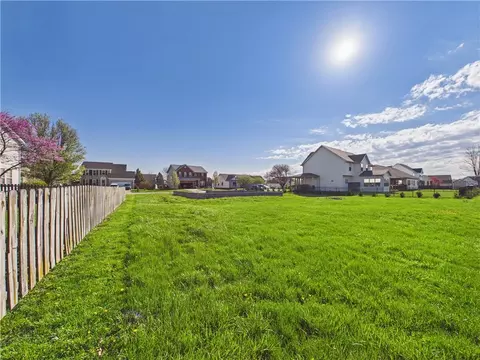 131 Springhouse Dr, Union, OH 45322 photo 2