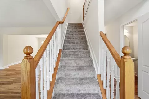 Entry Way - 25 Rustic Brook Ct, Springboro, OH 45066 photo 4 of 8