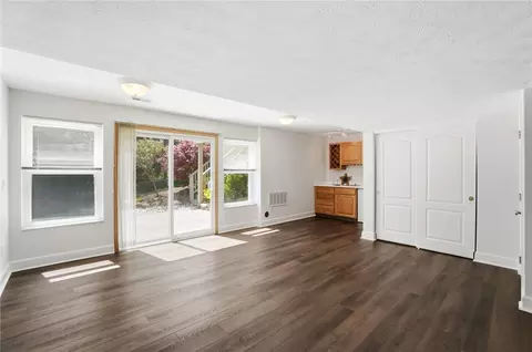 Living - 25 Rustic Brook Ct, Springboro, OH 45066 photo 12 of 14