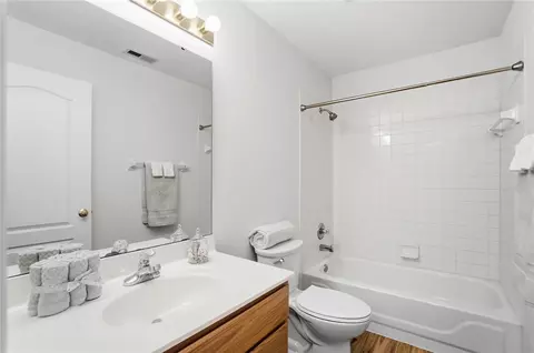 Bath - 25 Rustic Brook Ct, Springboro, OH 45066 photo 6 of 7