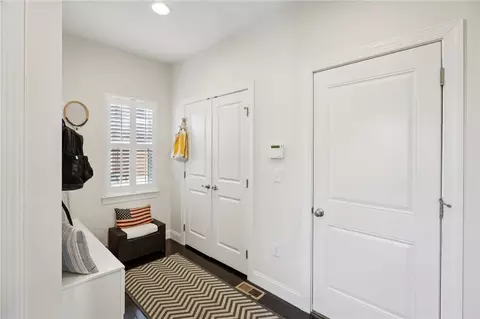 Entry Way - 10276 Benjamin Way, Centerville, OH 45458 photo 2 of 11