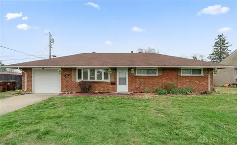 1681 Hillwood Dr, Kettering, OH 45439