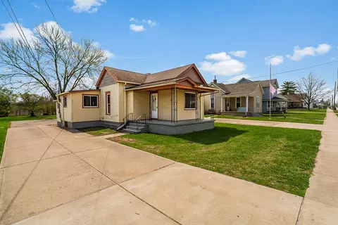 1504 W Main St, New Lebanon, OH 45345