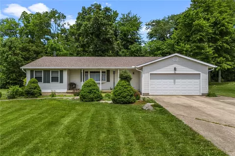 203 N Bickett Rd, Xenia, OH 45385