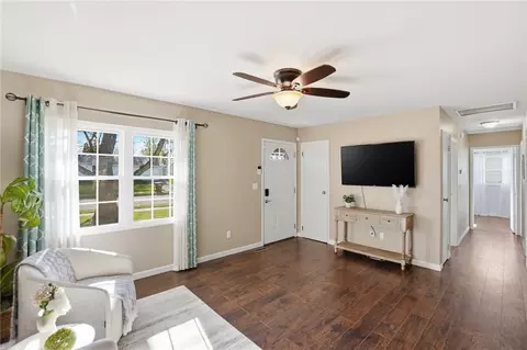 Living - 3211 Haverhill St, Springfield, OH 45503 photo 1 of 2