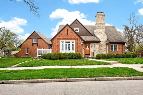 401 Greenmount Blvd, Oakwood, OH 45419